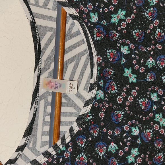 LuLaRoe Classic T size Medium - Picture 2 of 6